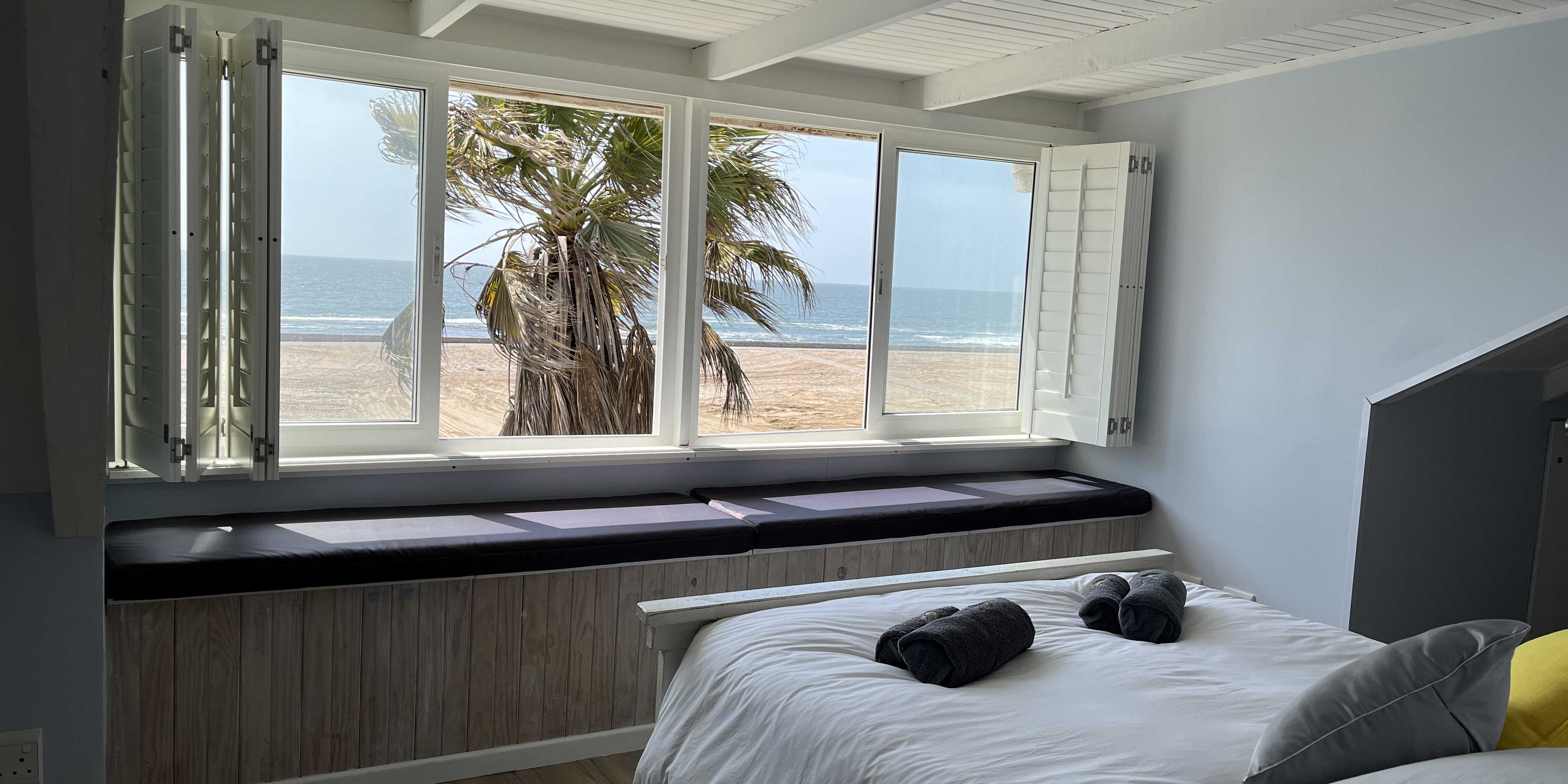Self Catering Beach Front Cottage, Langstrand